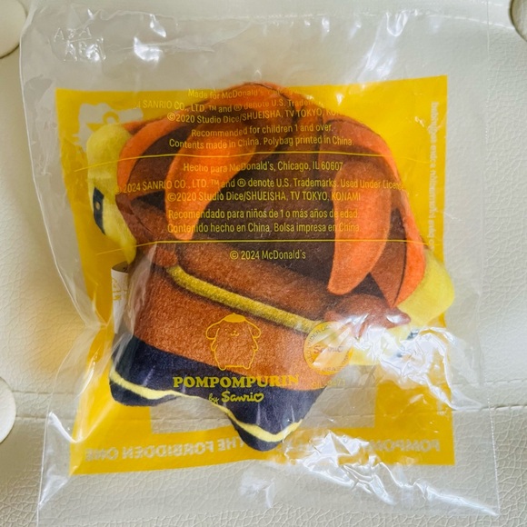 McDonald’s 2024 YU-GI-OH! X Hello Kitty and friends - Picture 2 of 2